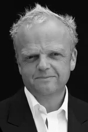 Toby Jones fotoğrafı