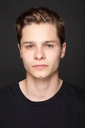 Toby Wallace fotoğrafı
