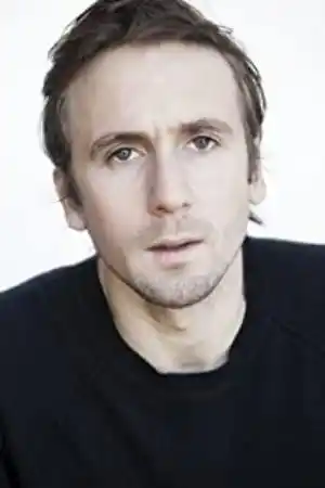 Tom Basden fotoğrafı