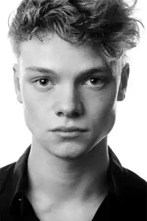 Tom Rhys Harries fotoğrafı