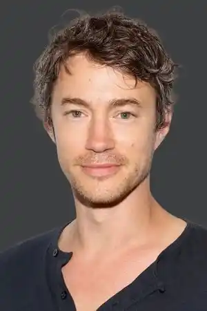 Tom Wisdom fotoğrafı