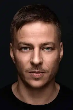 Tom Wlaschiha fotoğrafı