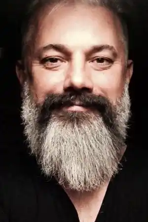 Tonguç Oksal fotoğrafı