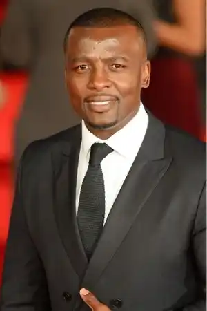 Tony Kgoroge fotoğrafı