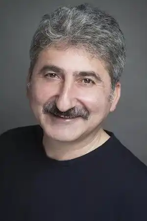 Tuna Orhan fotoğrafı