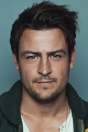 Tyler Hynes fotoğrafı