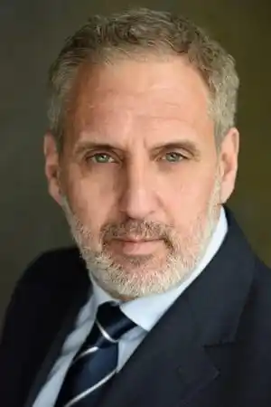 Vincent Riotta fotoğrafı
