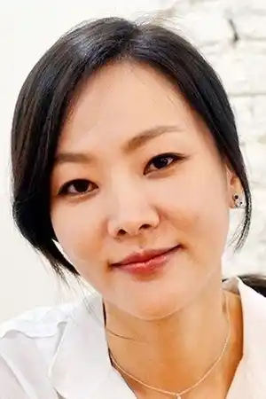 Yoon Ji-hye fotoğrafı
