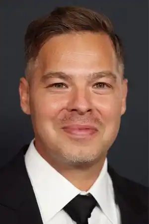 Zach Baylin fotoğrafı
