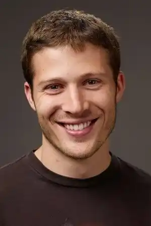 Zach Gilford fotoğrafı