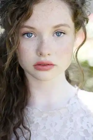 Zoe Colletti fotoğrafı