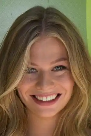 Zoë Straub fotoğrafı