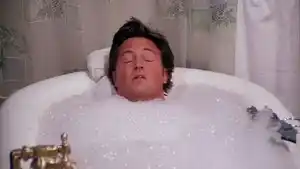 Chandler Banyo Yapıyor
